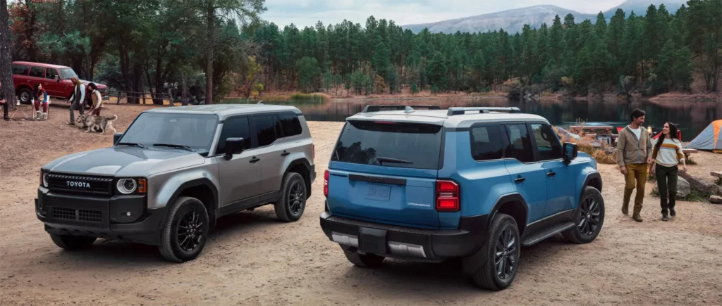 Toyota Land Cruiser 2026 – The Legendary Off-Roader Reinvented with Hybrid Power & Luxury DNA | टोयोटा लैंड क्रूज़र 2026 – अब पहले से ज़्यादा स्मार्ट और दमदार 2 Toyota Land Cruiser 2026 Hybrid SUV front view showcasing LED headlights, bold grille, and rugged design